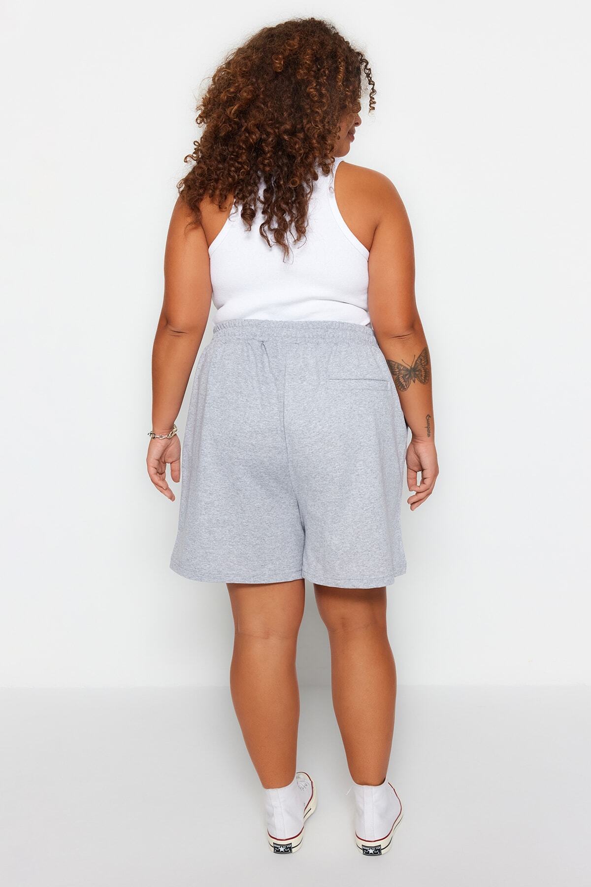 Trendyol Curve-Graue, dünne, gerippte, gestrickte Shorts in Übergröße TBBSS23AP00004 7