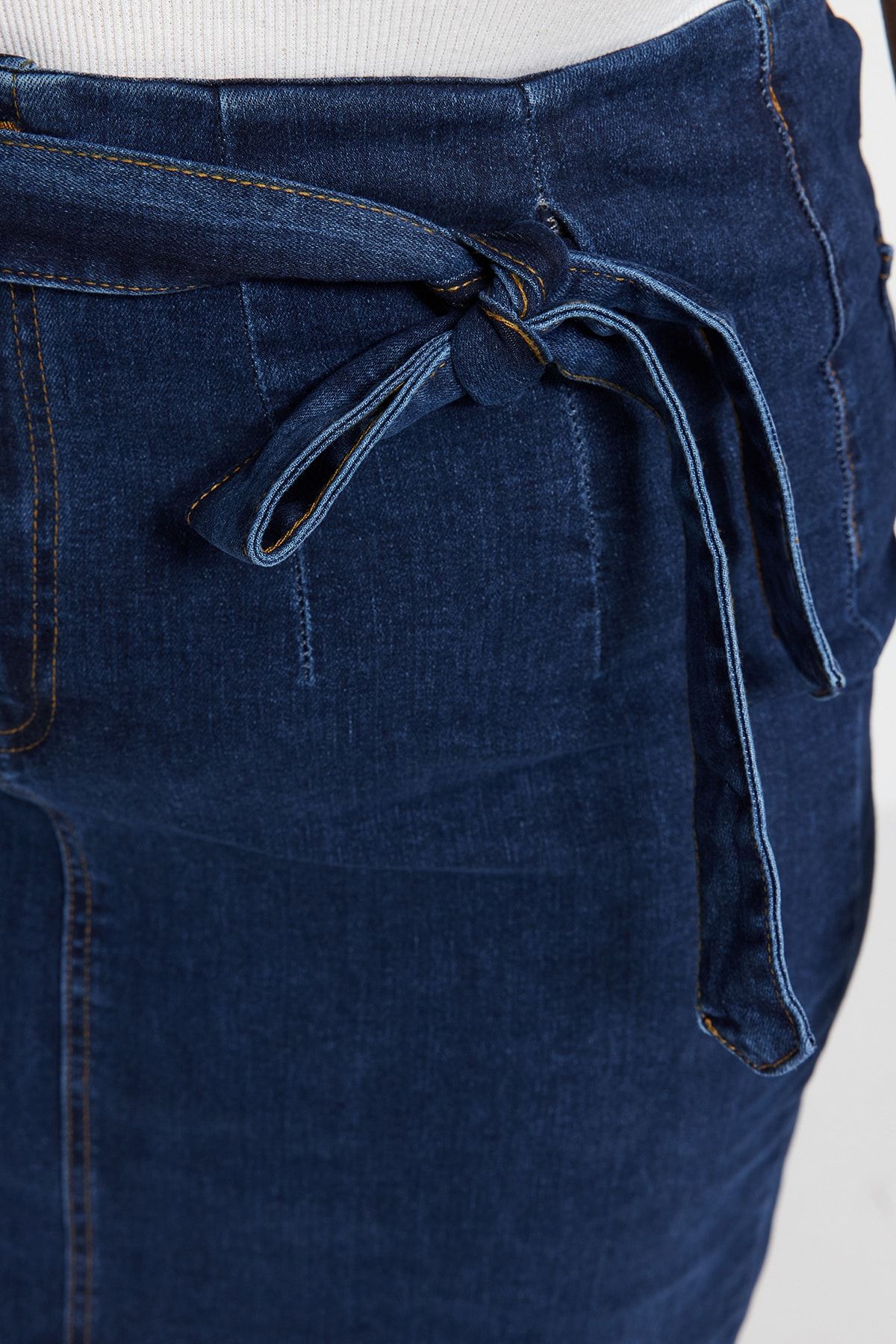 Trendyol Curve-Dark Blue Belted High Waist Slit Denim Skirt TBBSS23AZ00017 3
