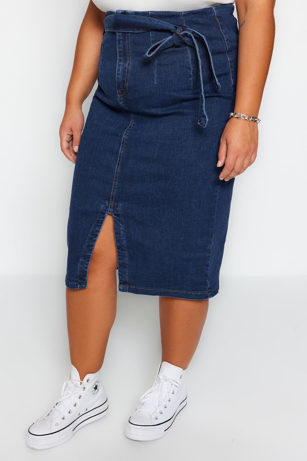 Trendyol Curve-Dark Blue Belted High Waist Slit Denim Skirt TBBSS23AZ00017 4
