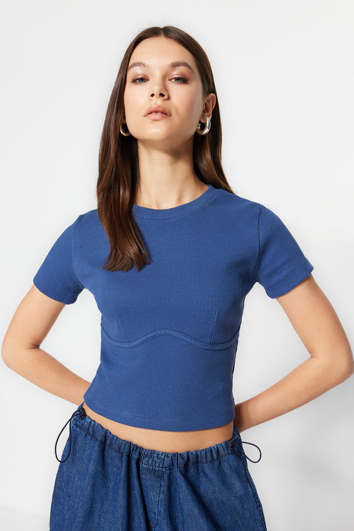 Trendyolmilla Indigo Biye Detaylı Bisiklet Yaka Crop Fitilli Esnek Örme Bluz TWOAW21BZ0638