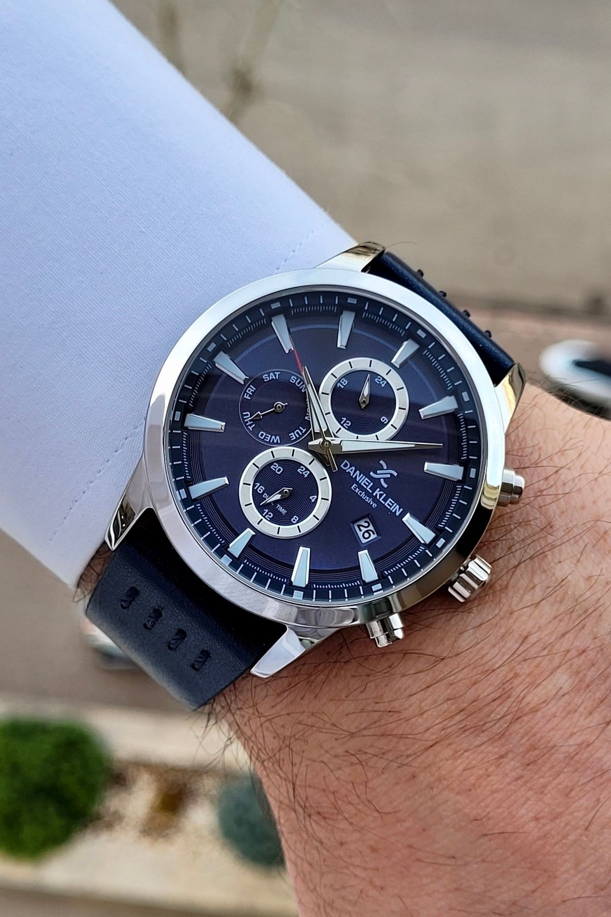 Daniel klein shop navy blue watch