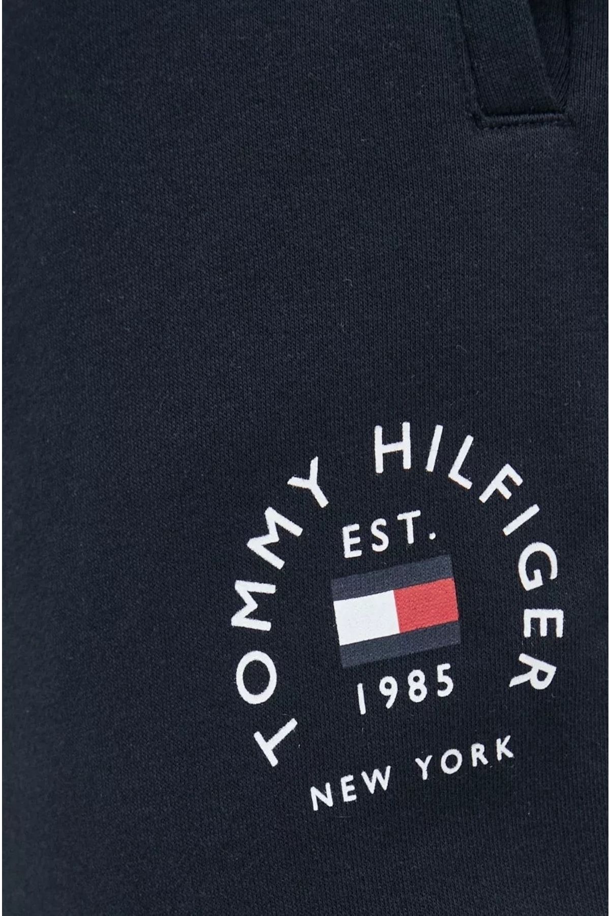 Tommy hilfiger shop circle logo