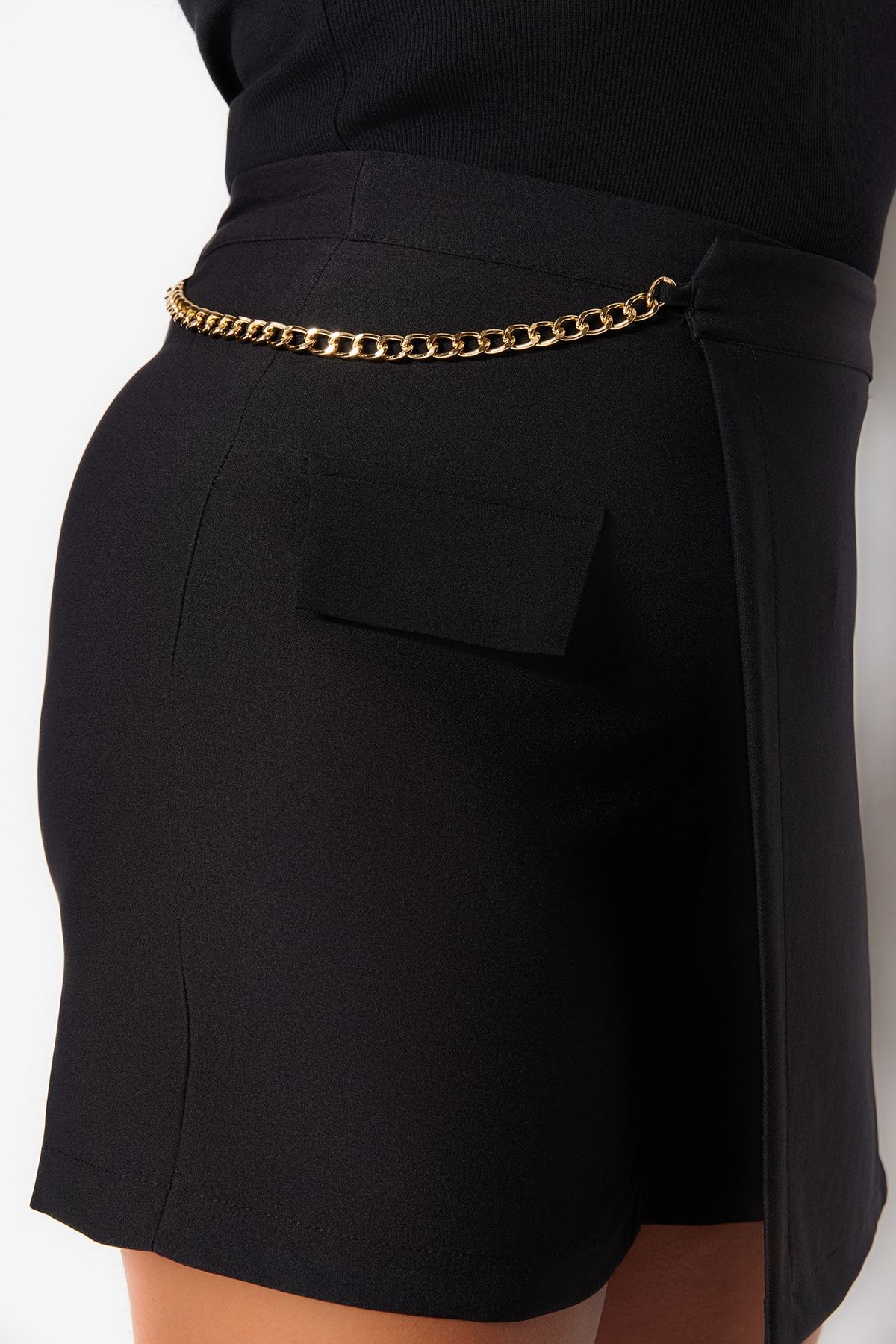 Trendyol Curve-Black High Waist Finike Shorts Skirt & Bermuda TBBSS23AP00012 2