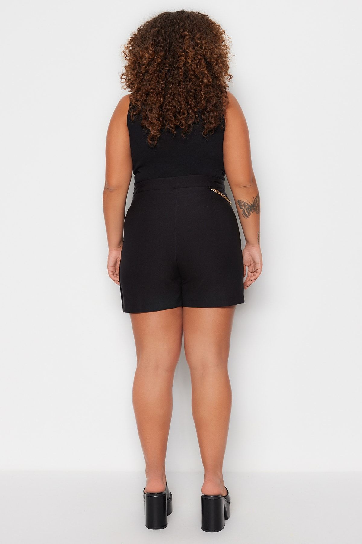 Trendyol Curve-Black High Waist Finike Shorts Skirt & Bermuda TBBSS23AP00012 4
