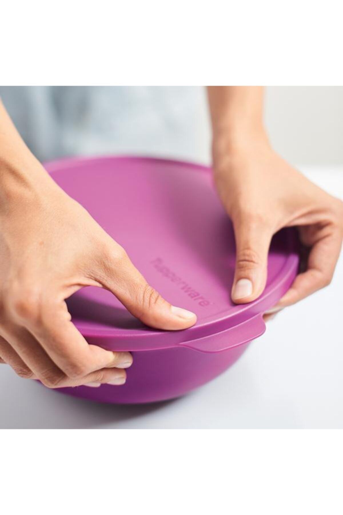 Tupperware-Aloha Serving and Storage Container 7.5 lt 5