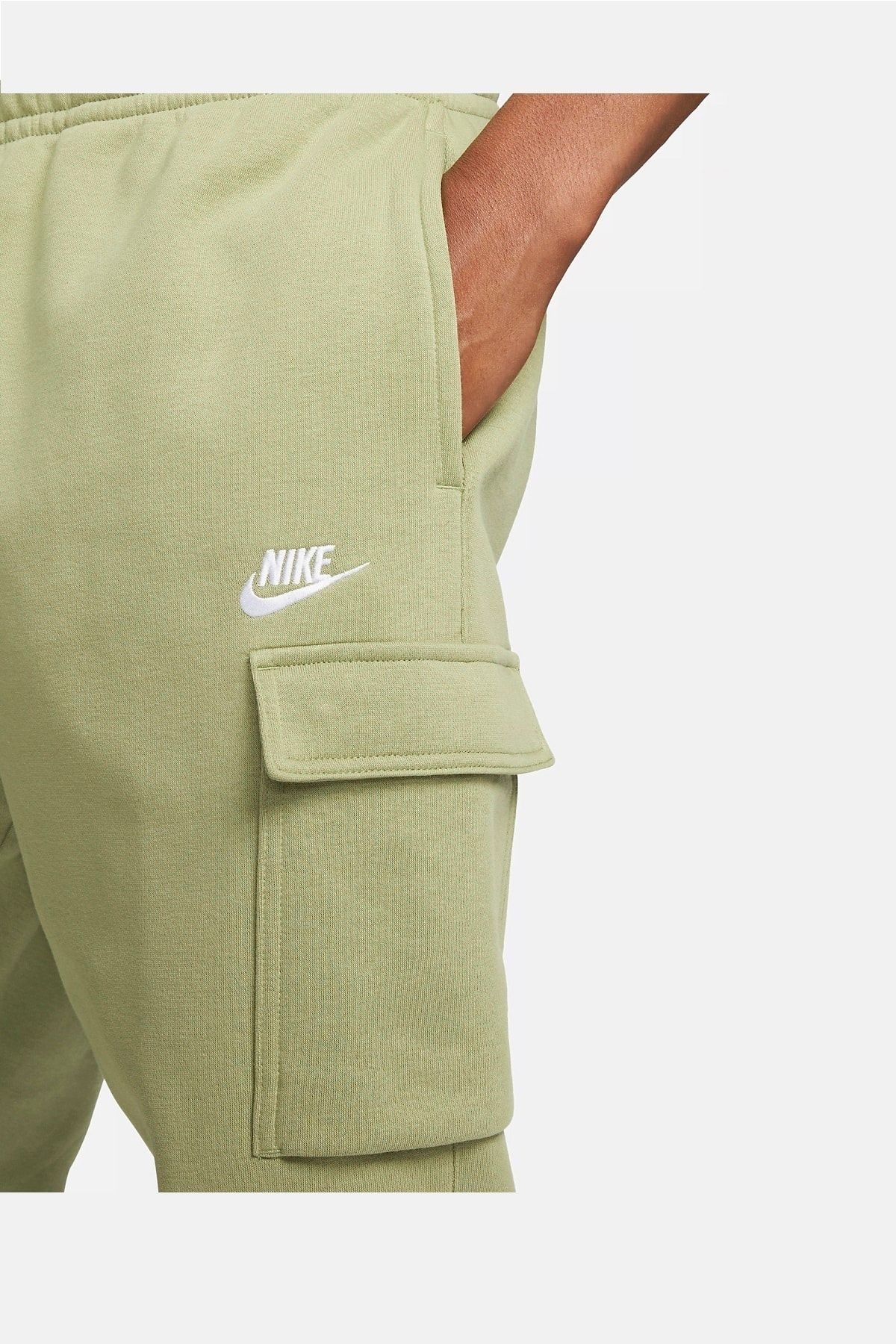 Nike sportswear club hotsell fleece cargo joggers