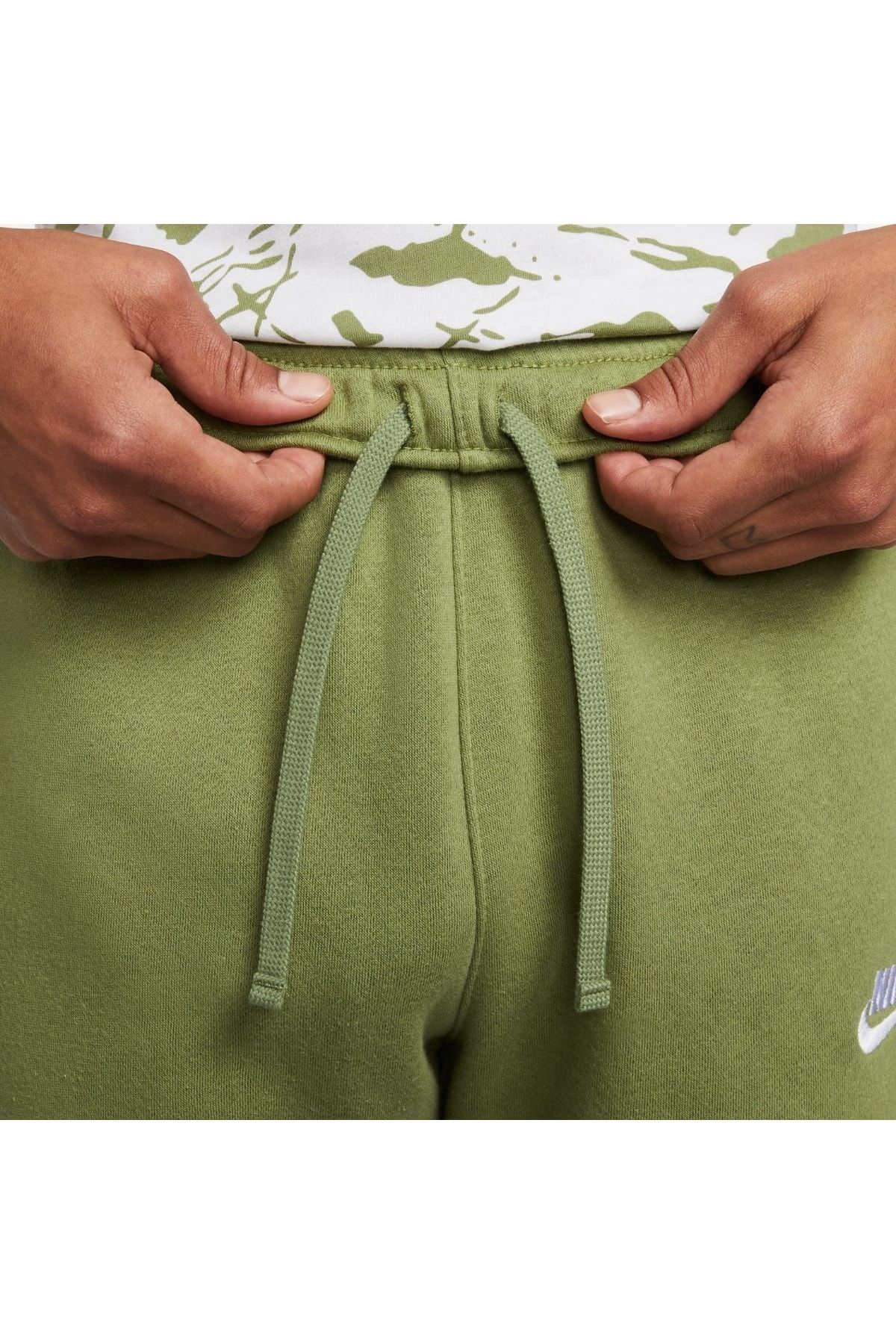 Olive nike hotsell sweatpants