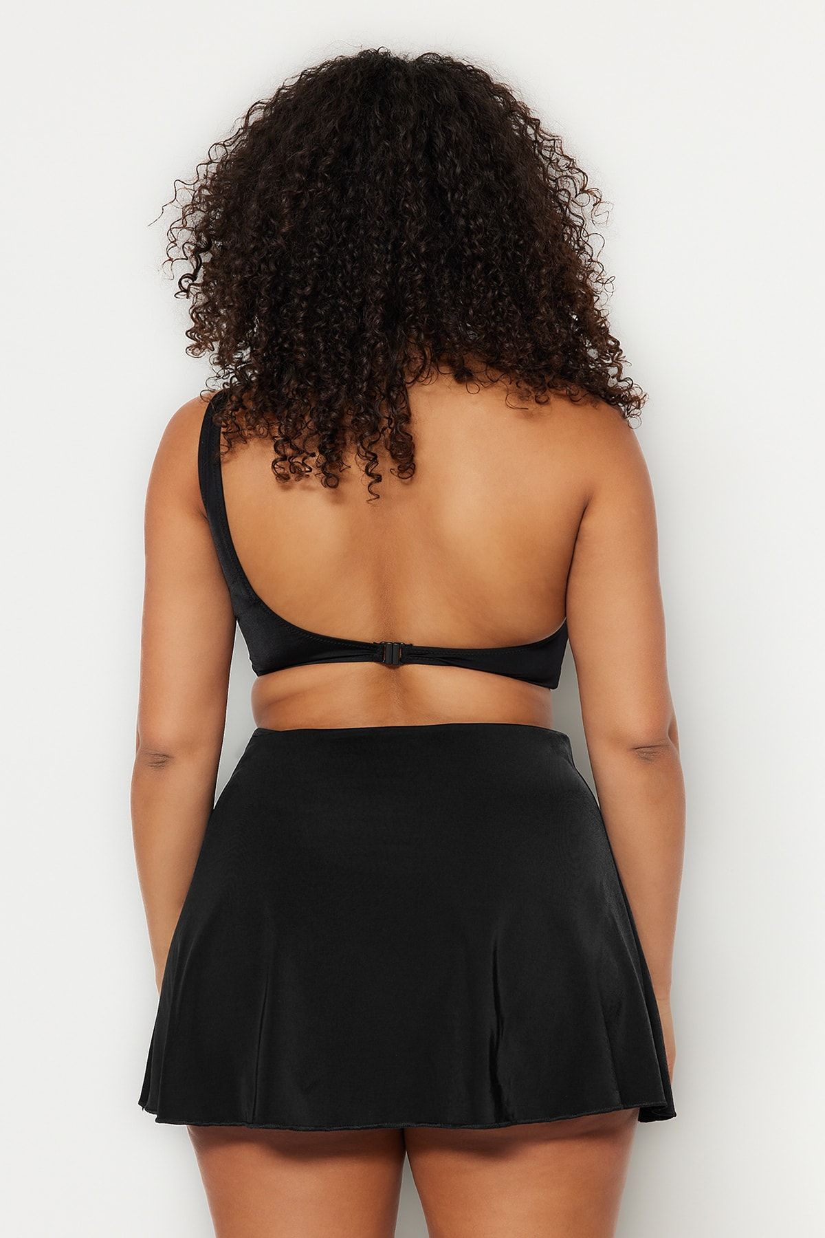 Trendyol Curve-Mini-Bikinihose in Übergröße mit schwarzen Shorts und Röcken TBBSS23CR00015 6