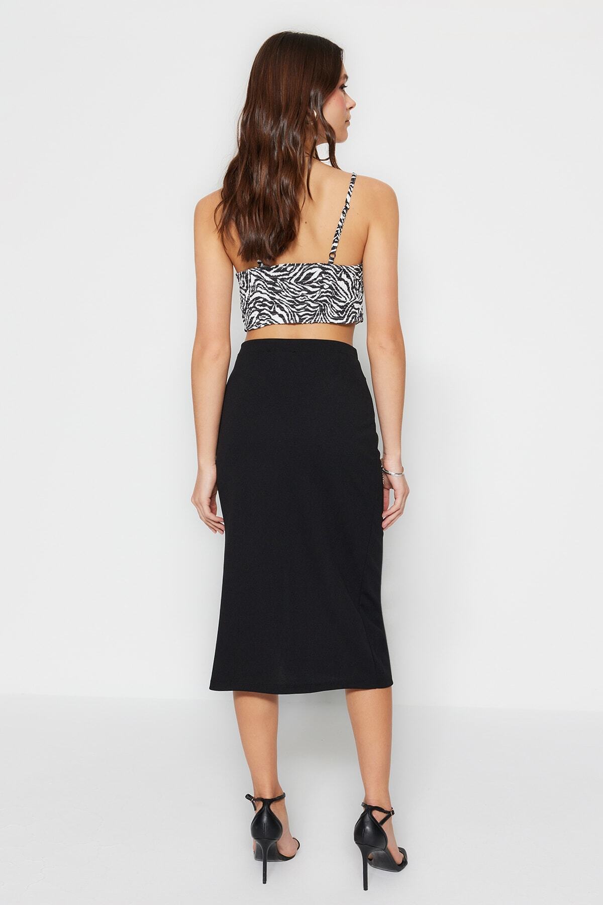 Trendyolmilla  Siyah Yüksek Bel Drape ve Yırtmaç Detaylı Krep Kumaş Midi Örme Etek TWOSS23ET00316 - Görsel 5