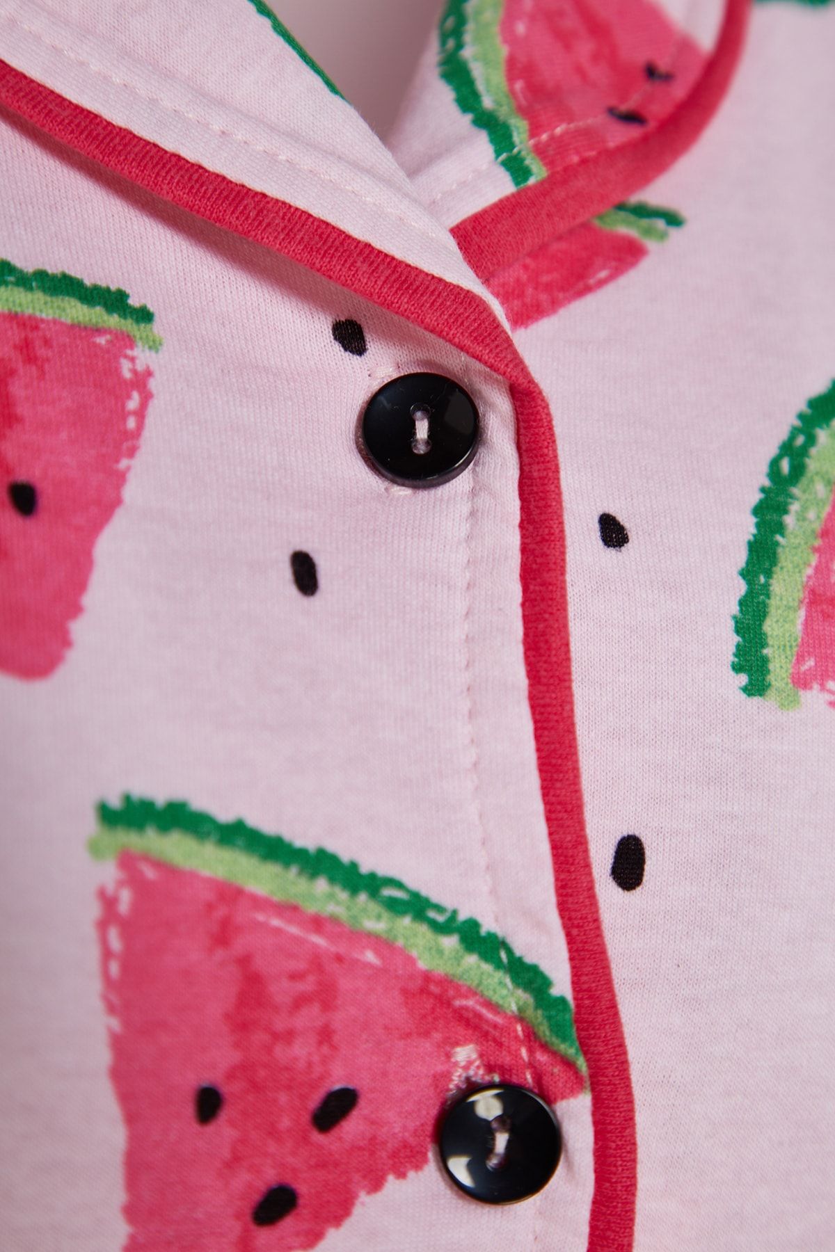 Trendyol Collection-Rosafarbenes Baumwoll-Rüschen-Shorts-Pyjama-Set mit Wassermelonenmuster – THMSS21PT0670 7