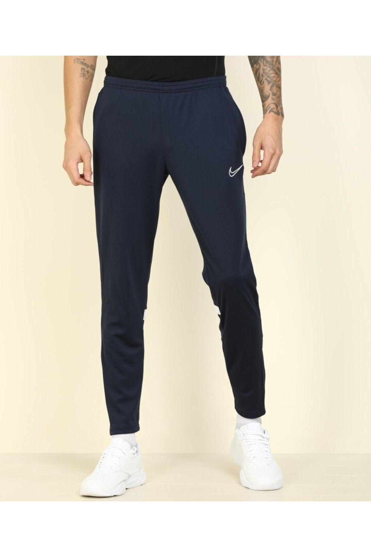 Dark blue deals nike sweatpants