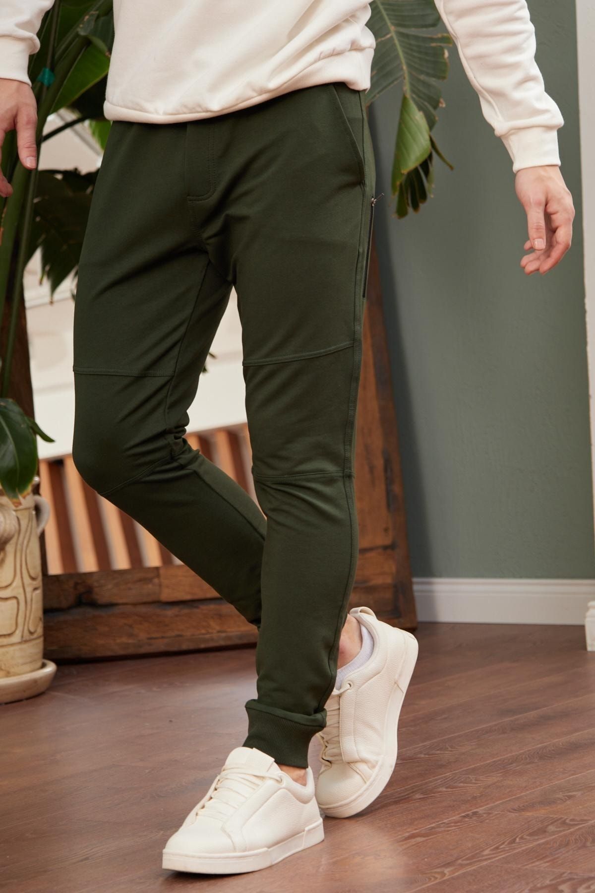 Relaxed Fit Sweatpants - Khaki green - Men