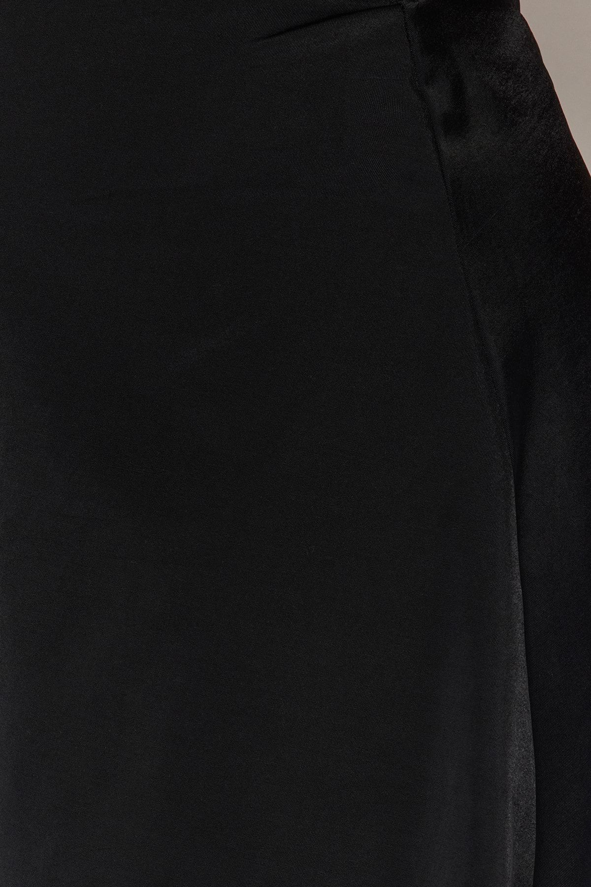 Trendyol Curve-Mini-Bikinihose in Übergröße mit schwarzen Shorts und Röcken TBBSS23CR00015 5