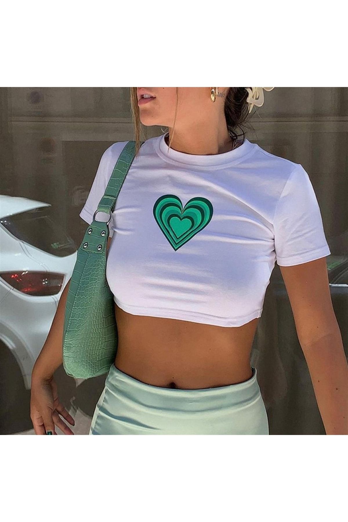 Y2K AESTHETIC GREEN HEART SHAPES WHITE CROP TOP