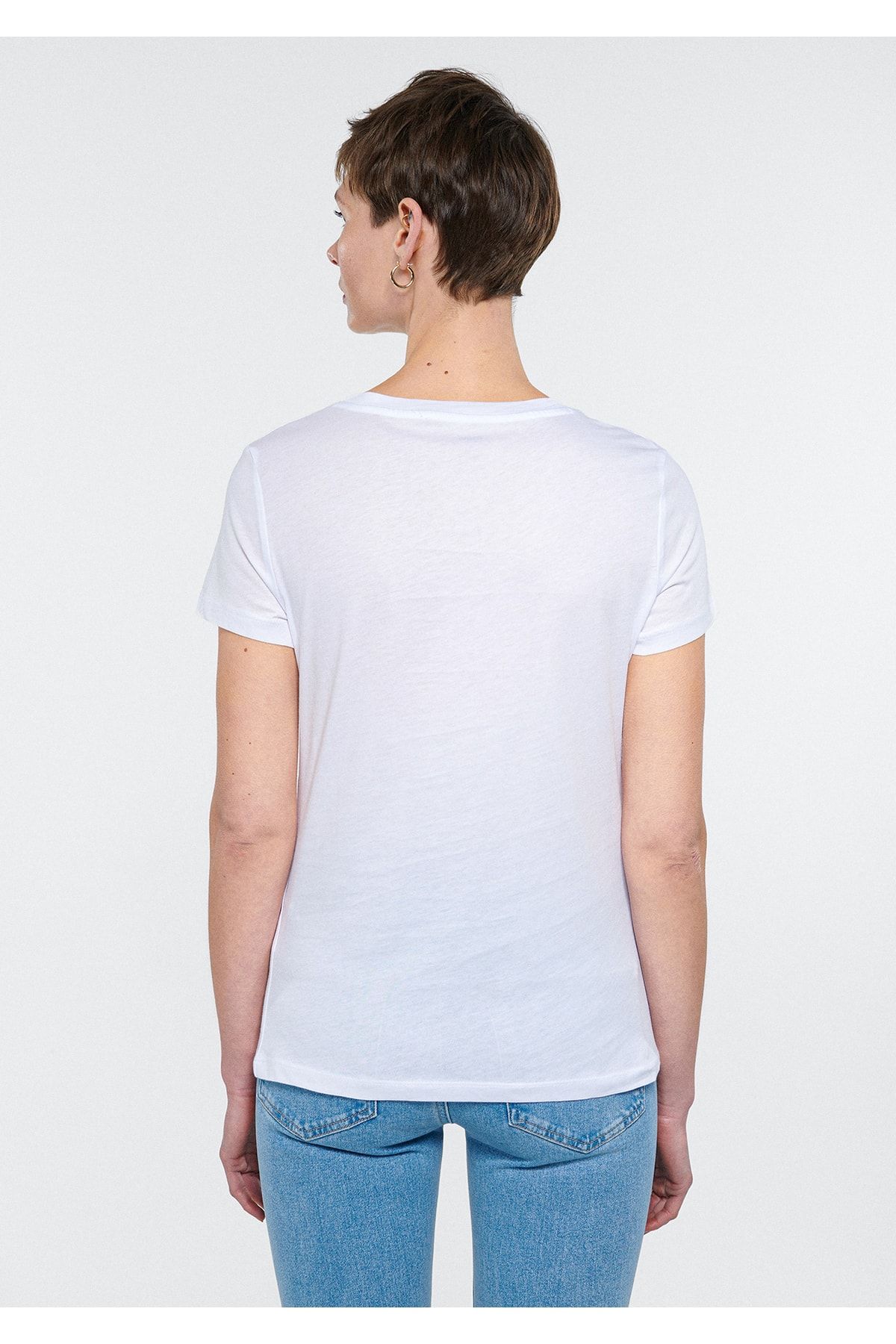 Mavi تی شرت سفید چاپ شده مناسب / برش معمولی 1611326-620