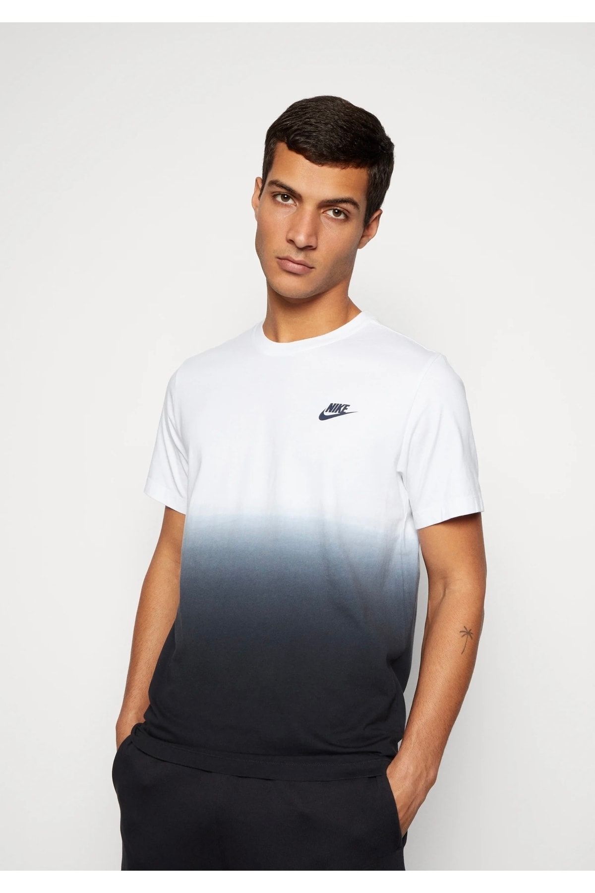 Nike Sportswear Essentials Dip dyed Short sleeve Men s T Shirt