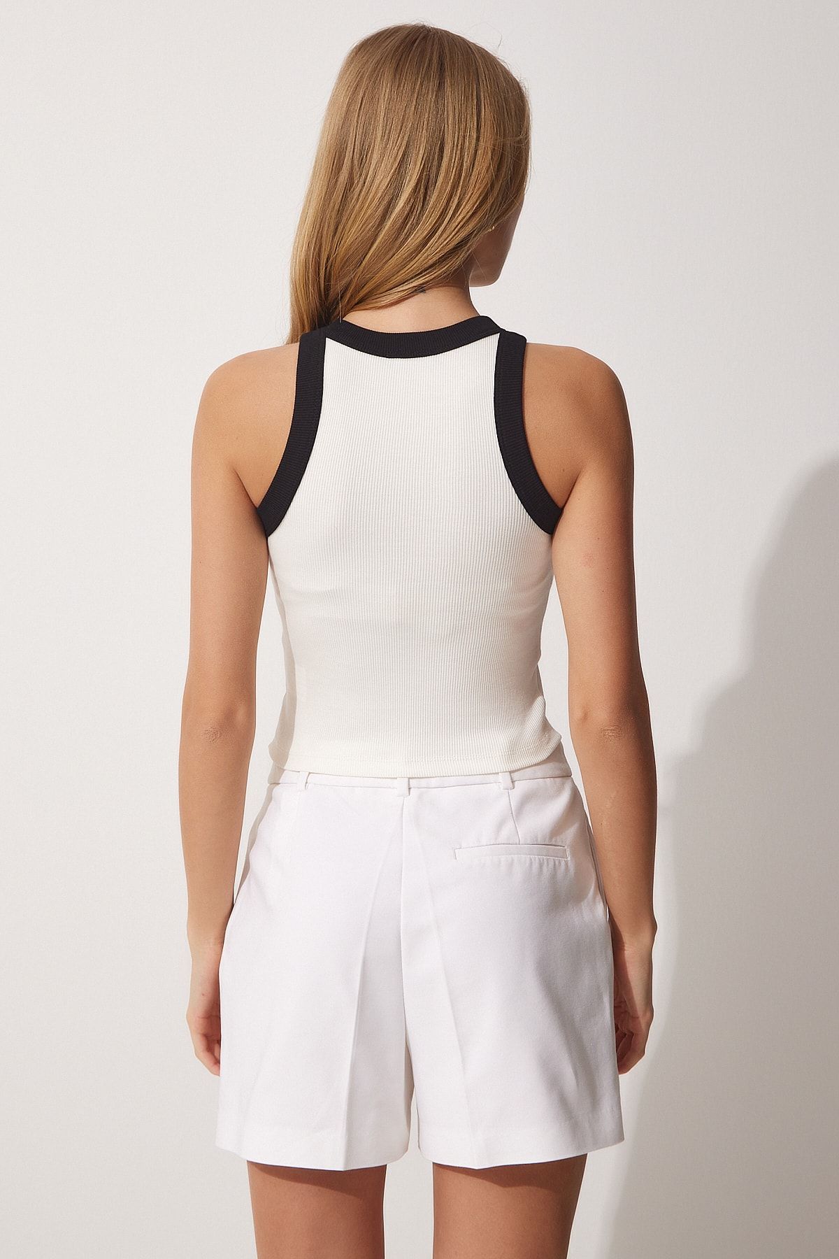 Happiness İstanbul-Crop-Bluse mit Neckholder und Kontraststreifen 5