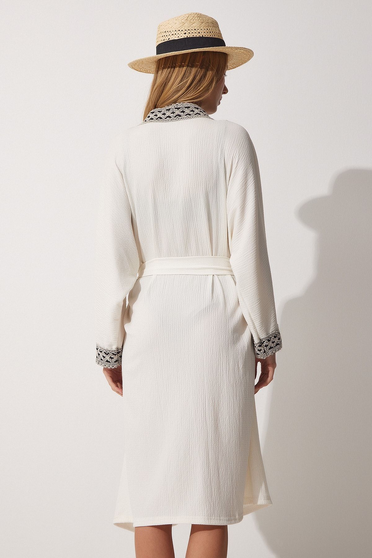 Happiness İstanbul-Langer Kimono aus Crinkle-Viskose mit Streifendetail 5