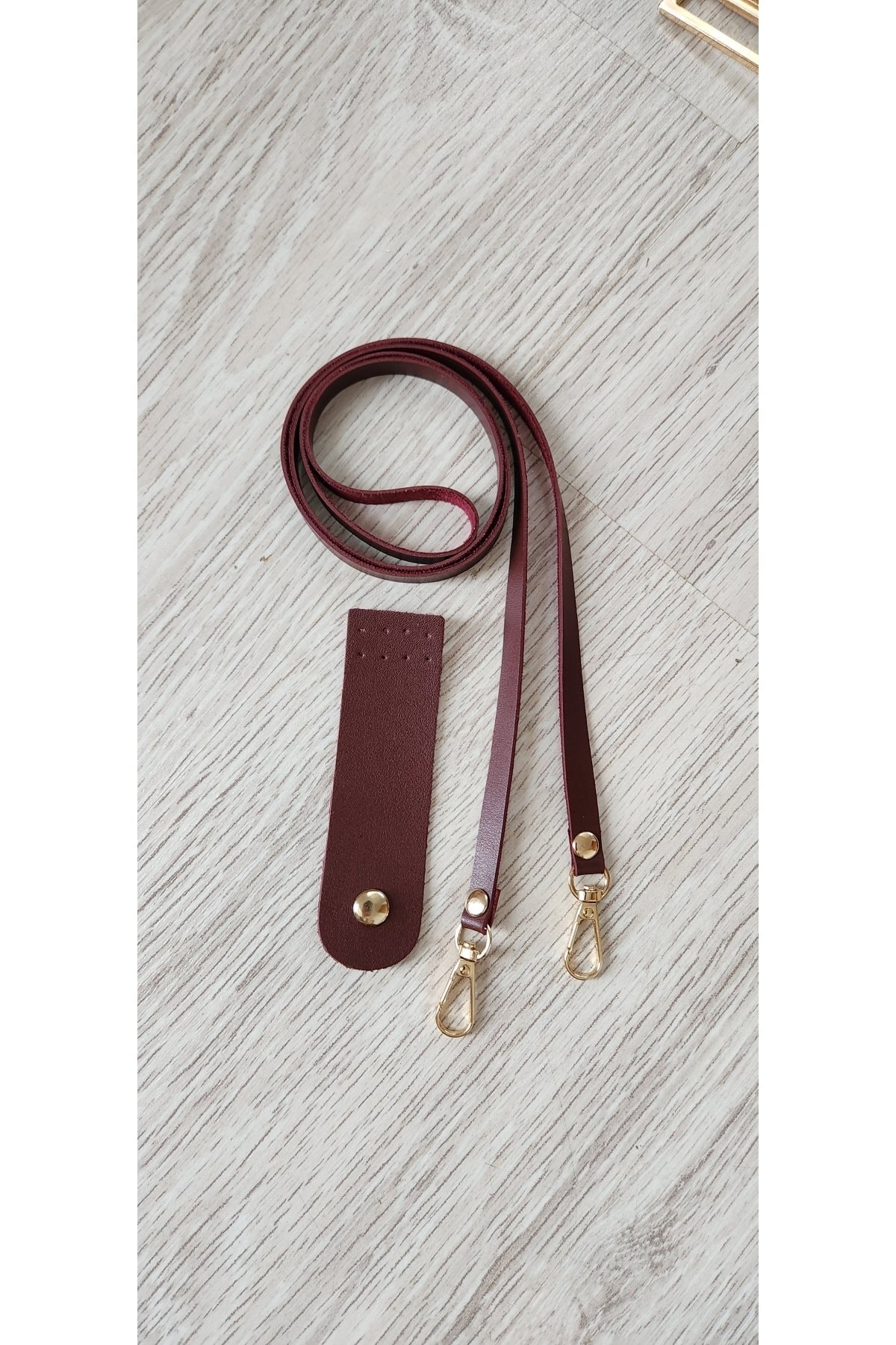 Leather Snap Cap And Thin Strap 110 Cm