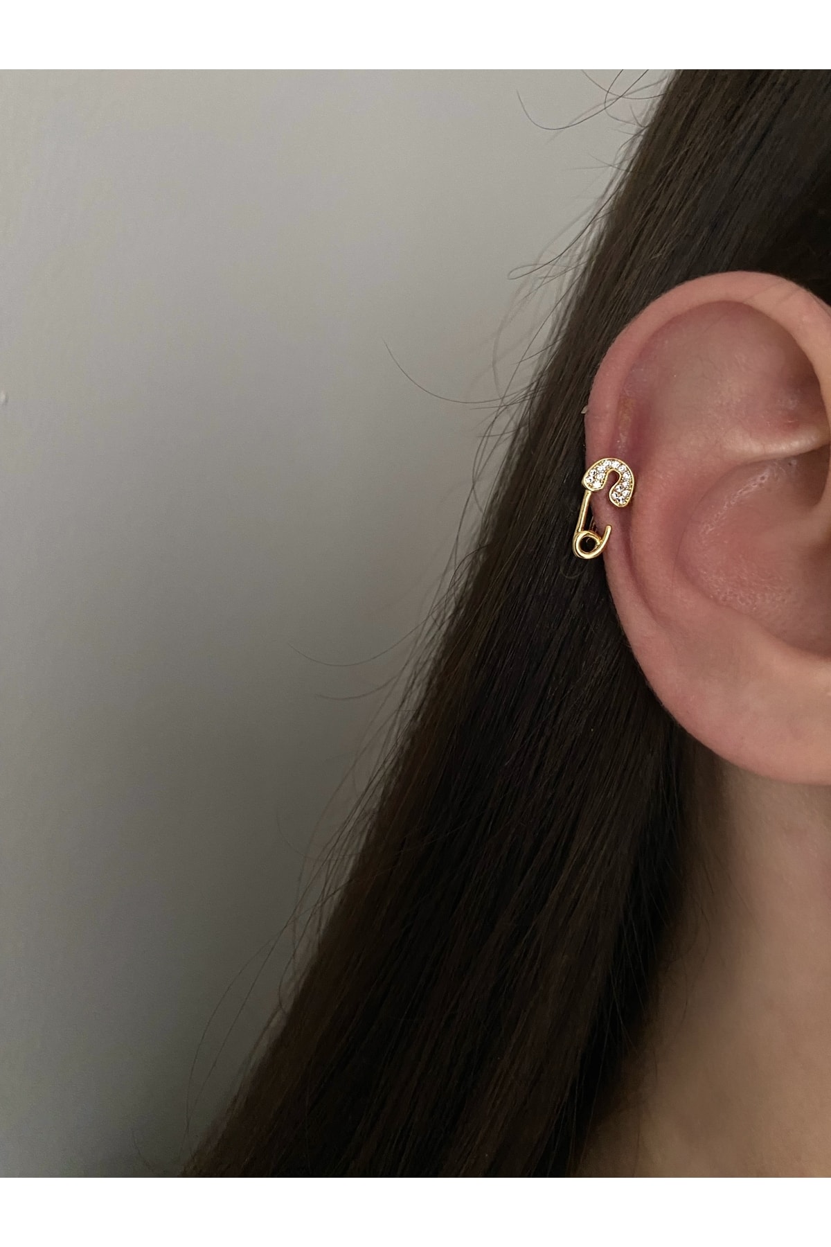 Stone Hook Detailed Ring Tragus Piercing