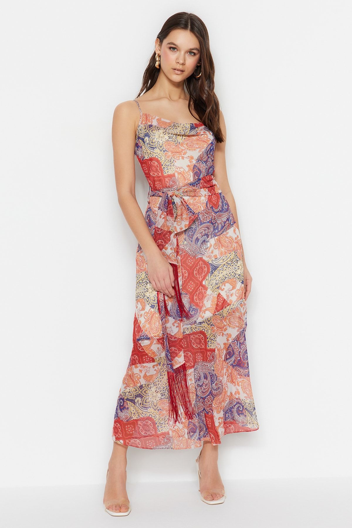 Trendyol Collection Többszínű öves bojt kendő mintás A-vonalú/harang alakú Maxi bélelt szőtt ruha TWOSS23EL01777