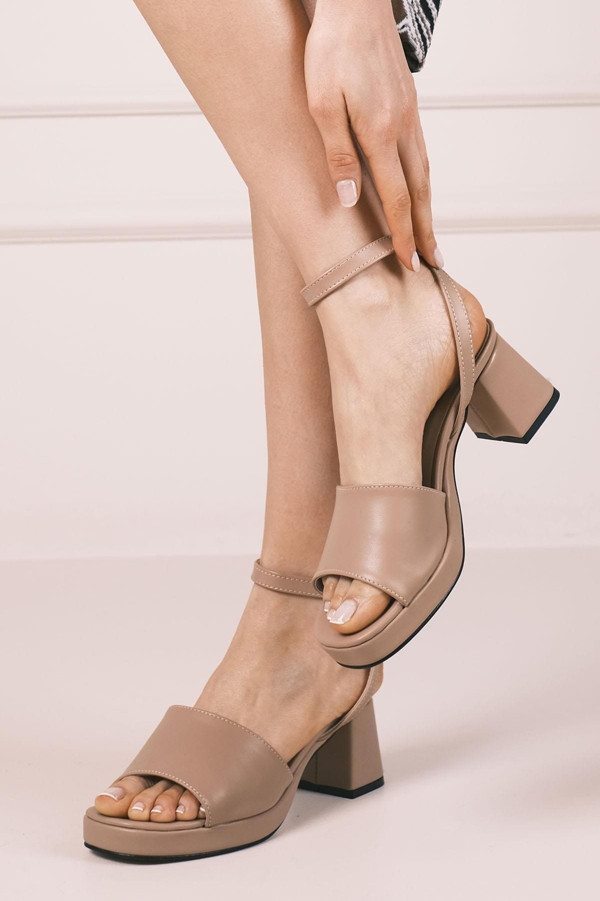 Ecco shape block sandal store