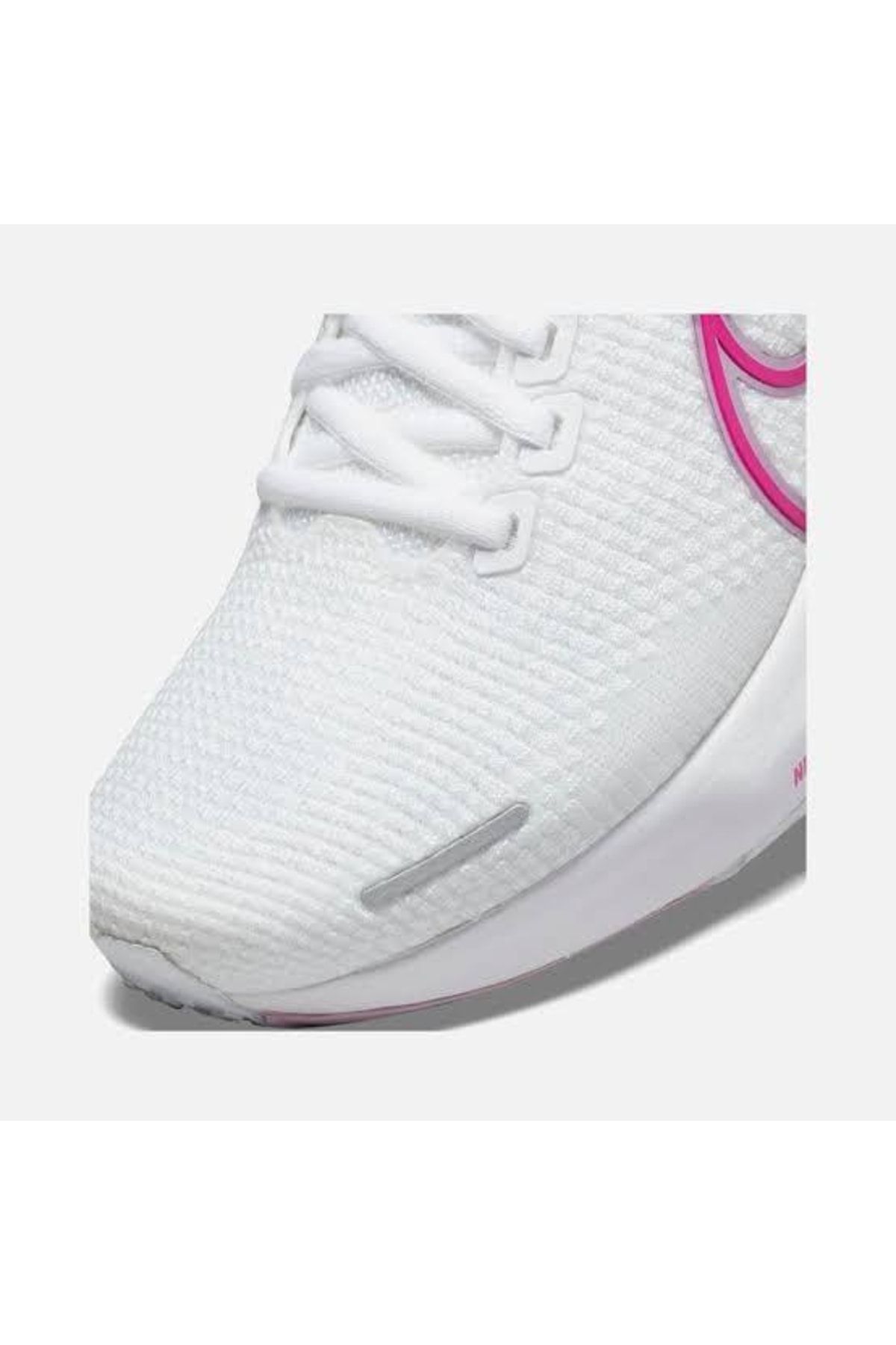 کفش دو و تمرین سفید زنانه كفش كتانى دويدن مدل zoomx Nike