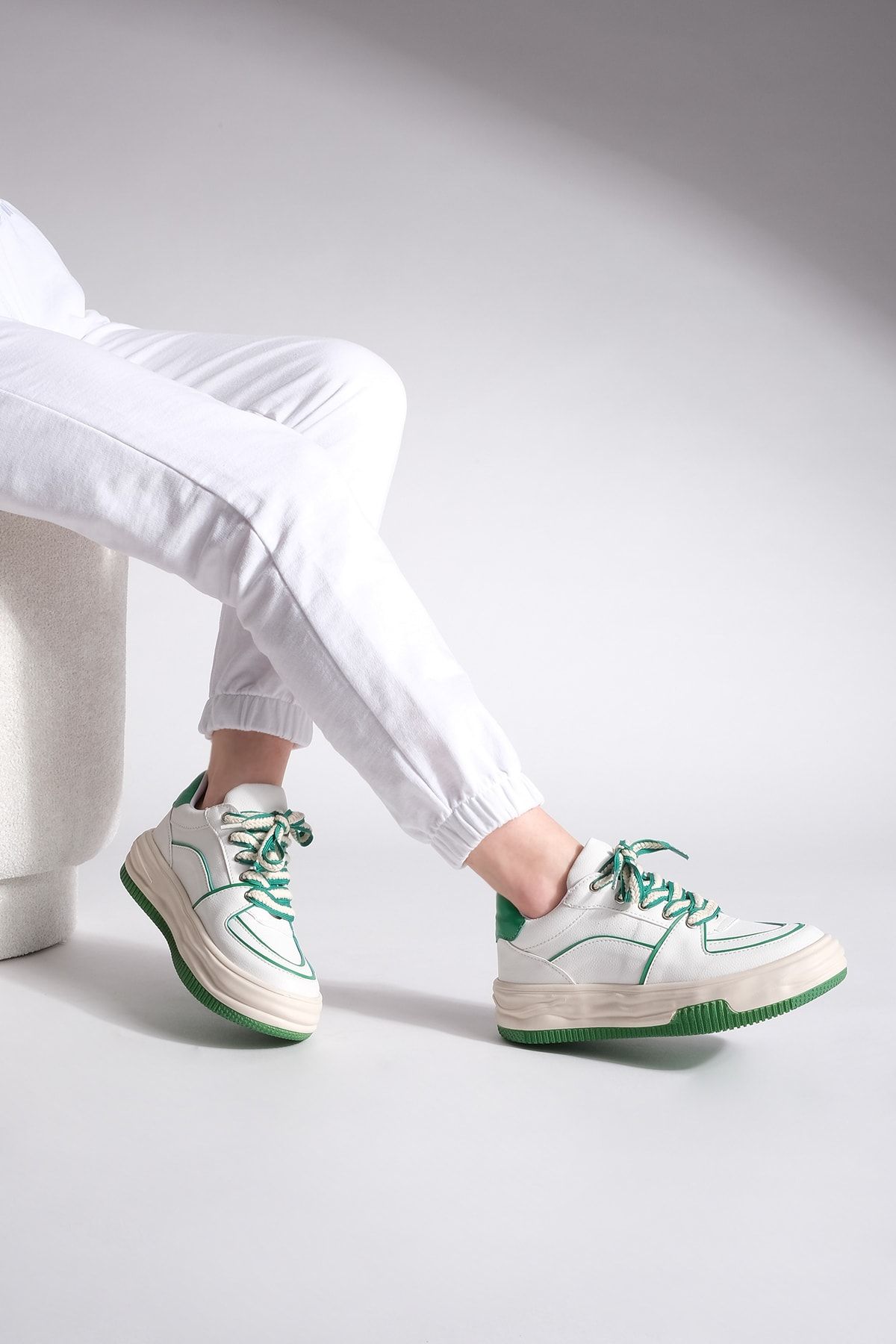 Saye Brand (Wado) mega stylish sustainable & vegan sneaker shoes –  Sneakers Unplugged