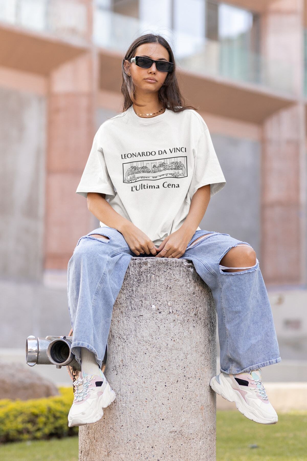 Adrift Leonardo Da Vinci Unisex Oversize White T-shirt - Last