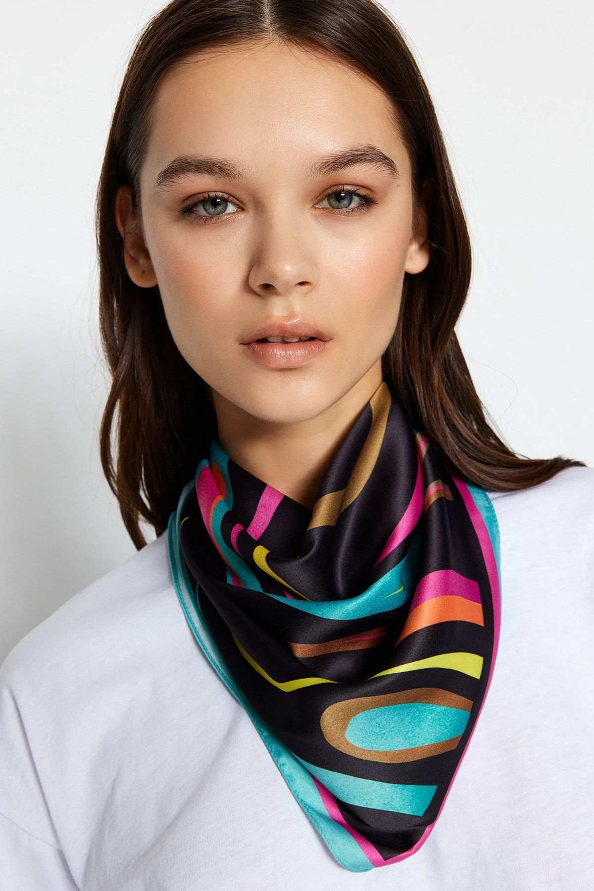 Trendyol Collection Tuch Mehrfarbig Casual HE7361