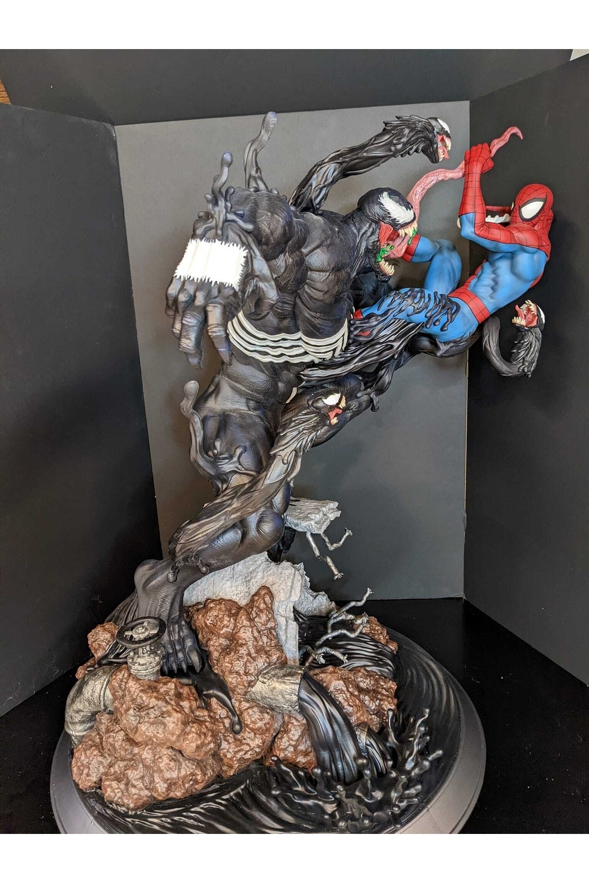 TuransoyCraft Venom Vs Spiderman Azılı Düşman Boyalı Figür 20 Cm