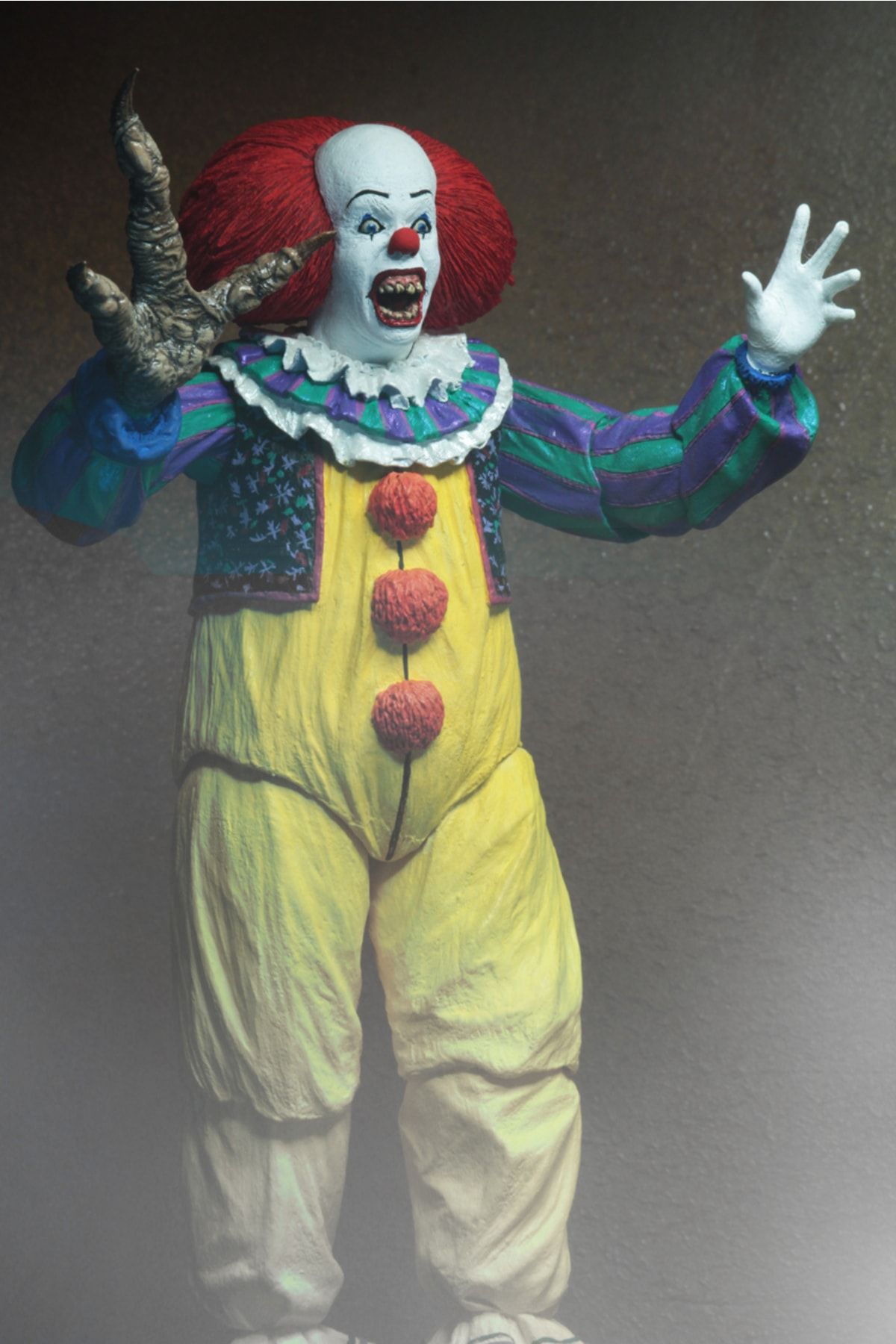 Neca clothed pennywise on sale