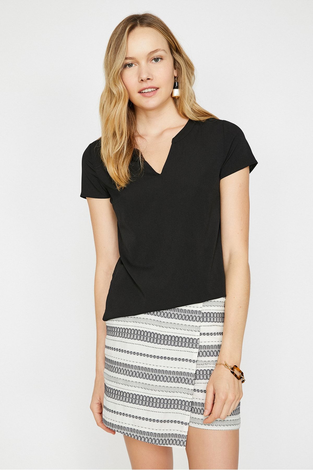Koton Bluse Schwarz Regular Fit Fast ausverkauft