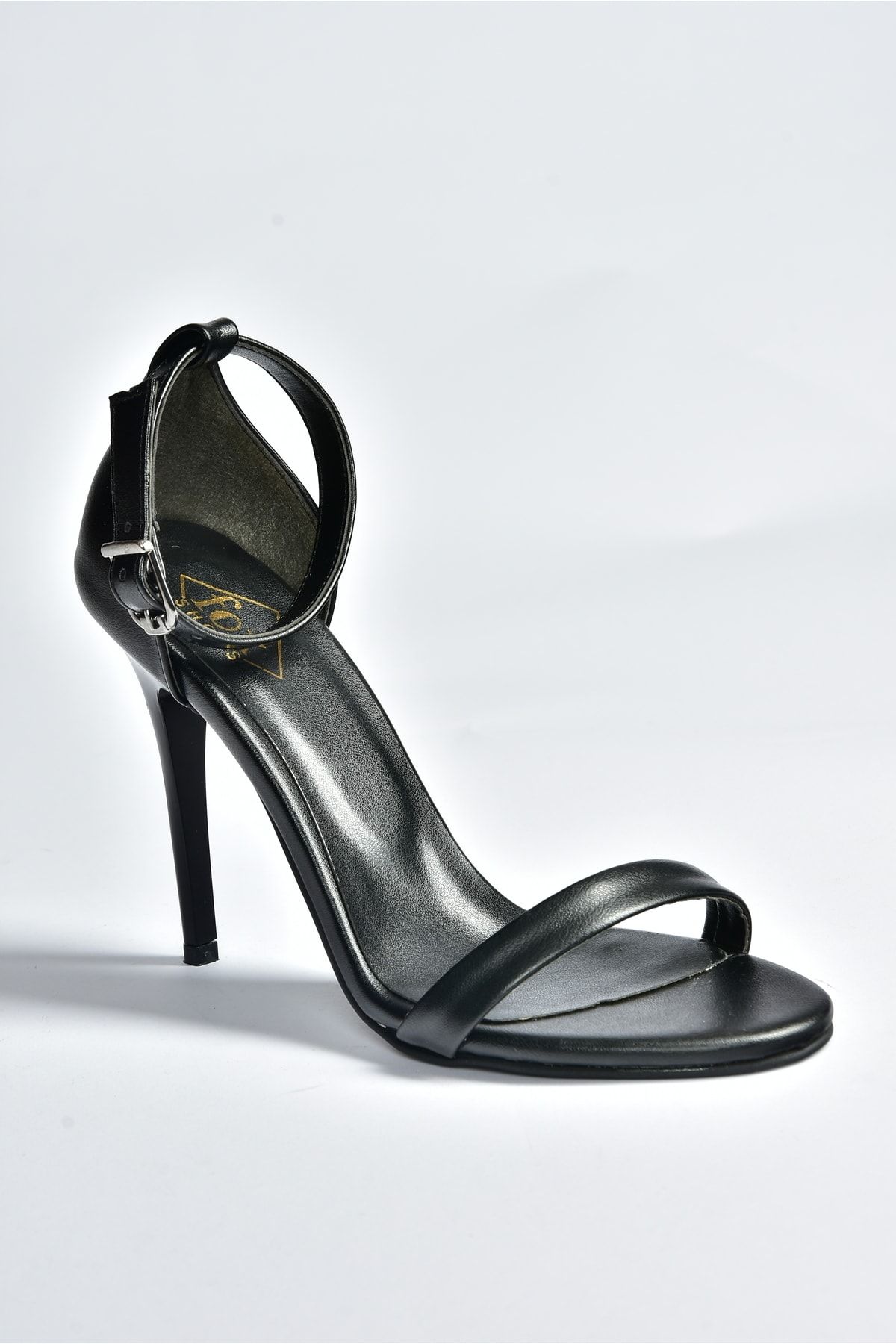 Fox Shoes-Čierne dámske topánky na podpätku B922112609 4