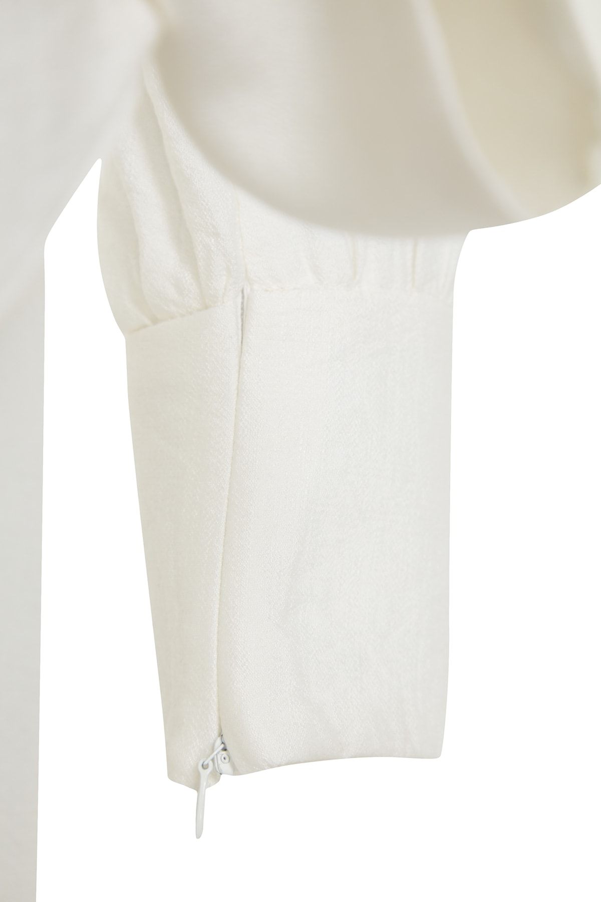 Trendyol Modest-Leinenstruktur – Weißes Kleid mit Reißverschluss und Gürtel TCTSS23EB00219 10