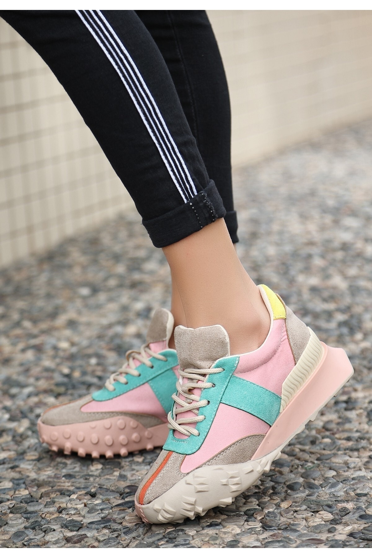 Kadın Sali Vizon Süet Pudra Detaylı Spor Ayakkabı