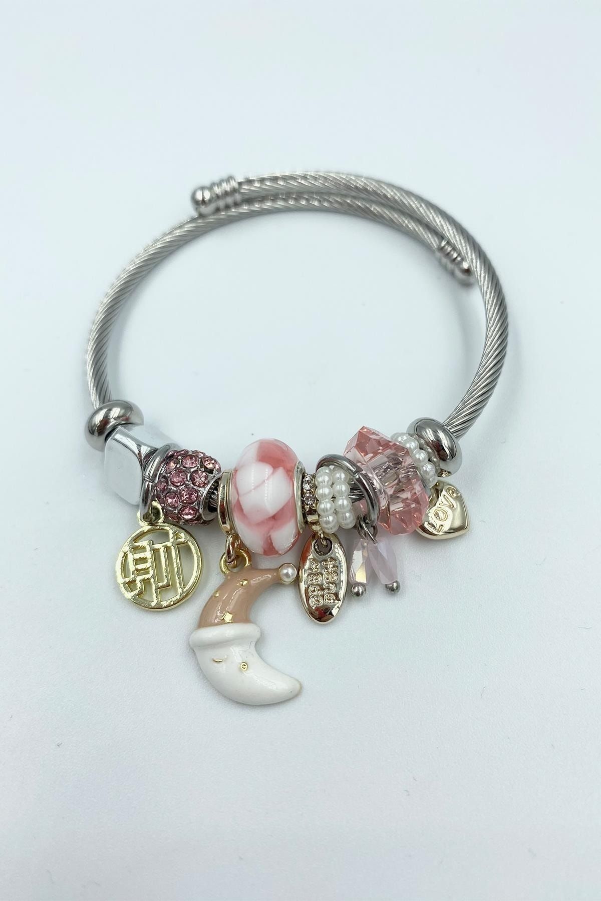 Teenage bracelet trend sale