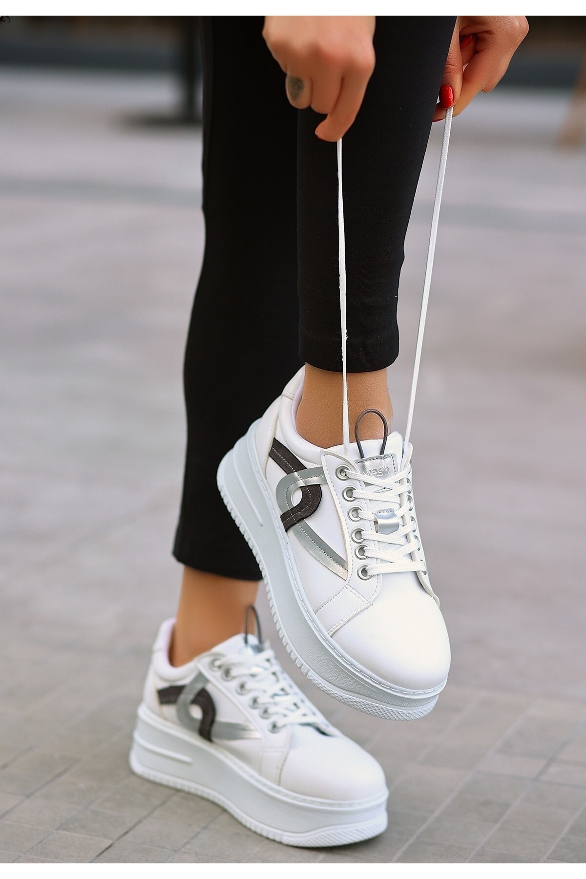 Ziana Beyaz Cilt Bağcıklı Spor Ayakkabı