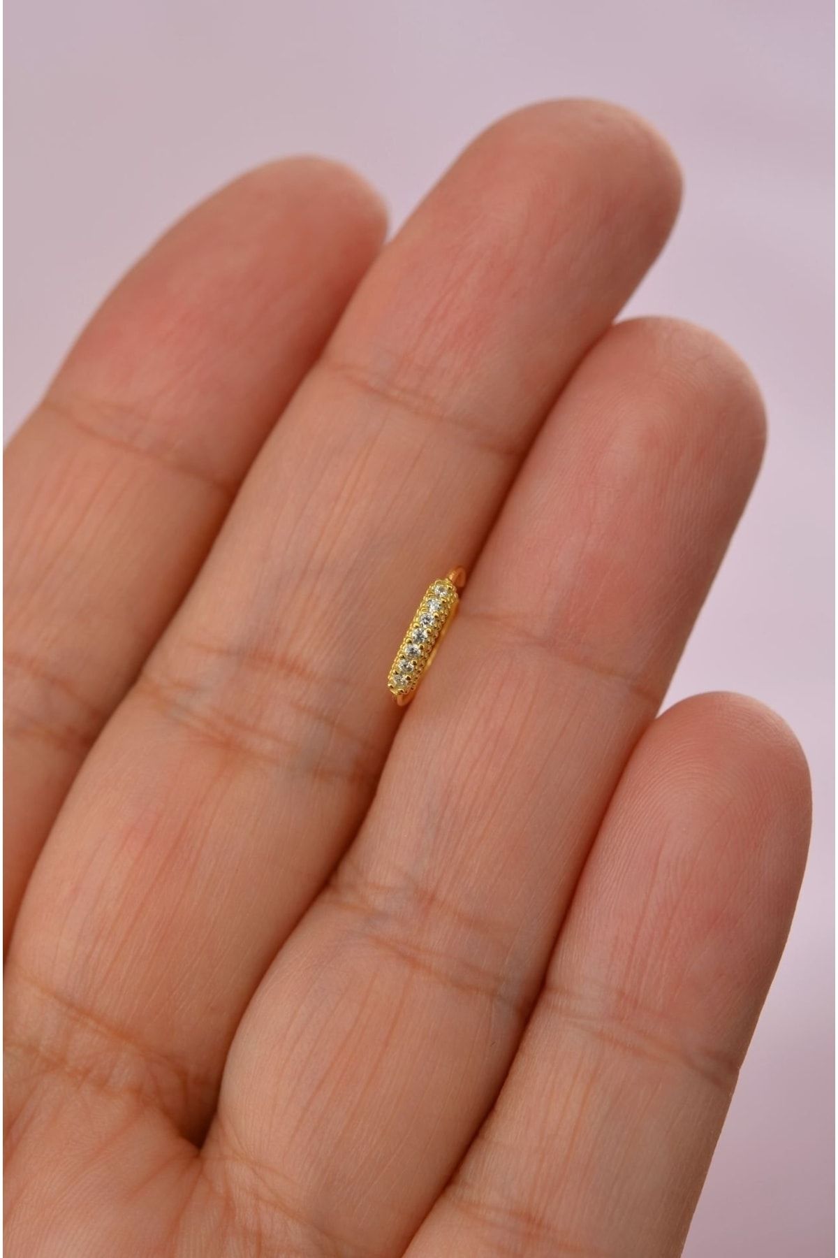 Gold ring nose pin hotsell