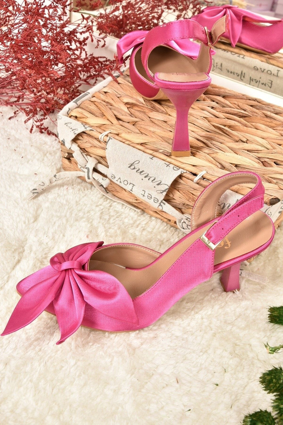 Hot pink satin shoes deals