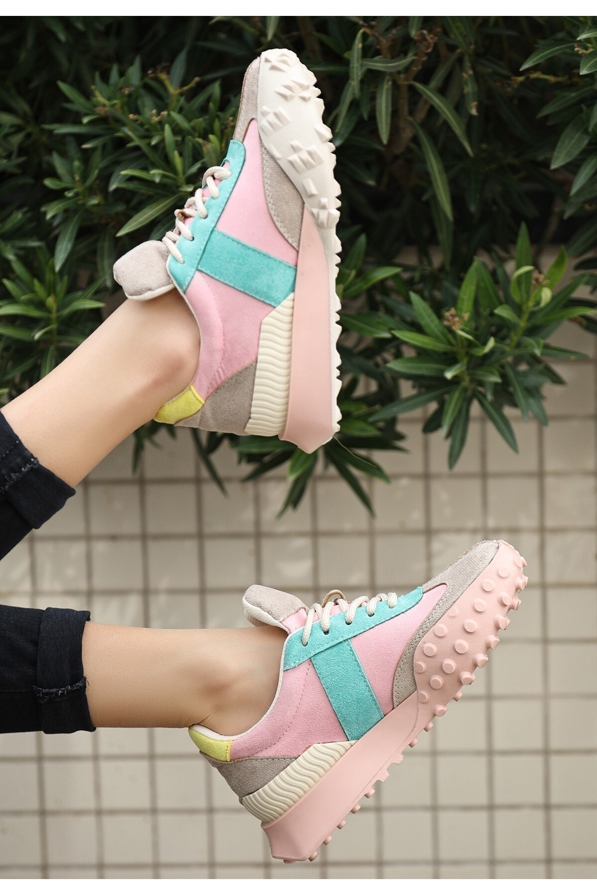 Kadın Sali Vizon Süet Pudra Detaylı Spor Ayakkabı