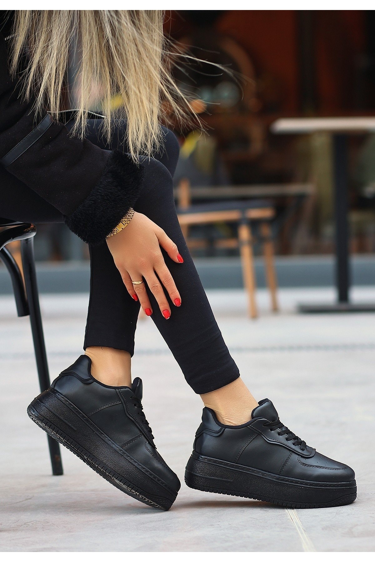 Kadın Wondi Siyah Cilt Bağcıklı Spor Ayakkabı