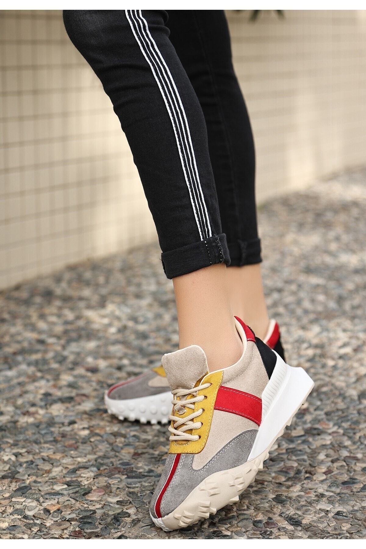 Kadın Sali Gri Süet Hardal Detaylı Spor Ayakkabı