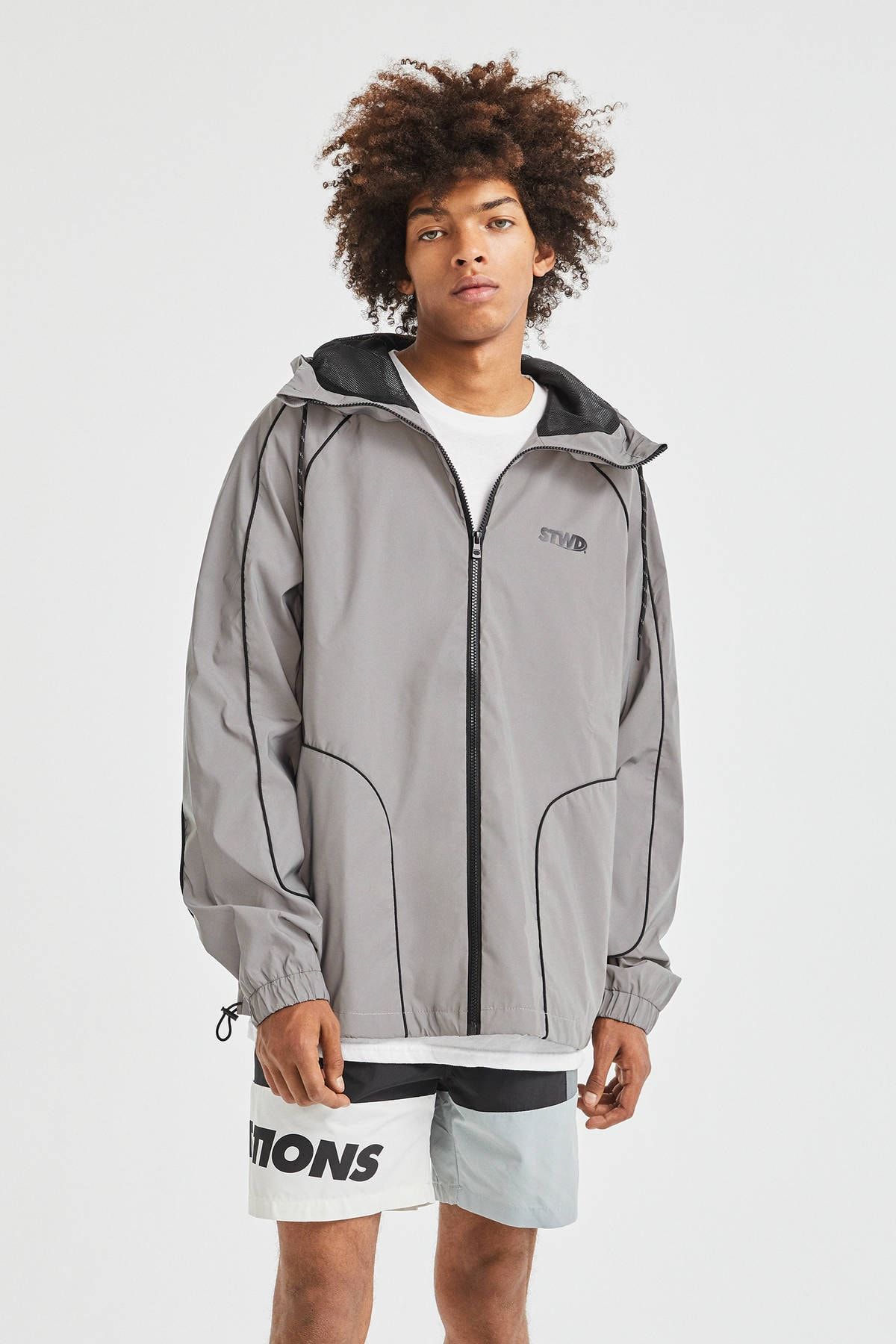 Pull Bear Erkek Gumus Kapusonlu Reflektor Yagmurluk 09710522 Trendyol
