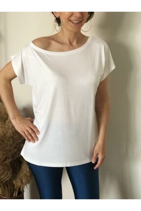 Kadın Beyaz Tek Omuz Dekolteli Kayık Yaka T-shirt YAĞMUR