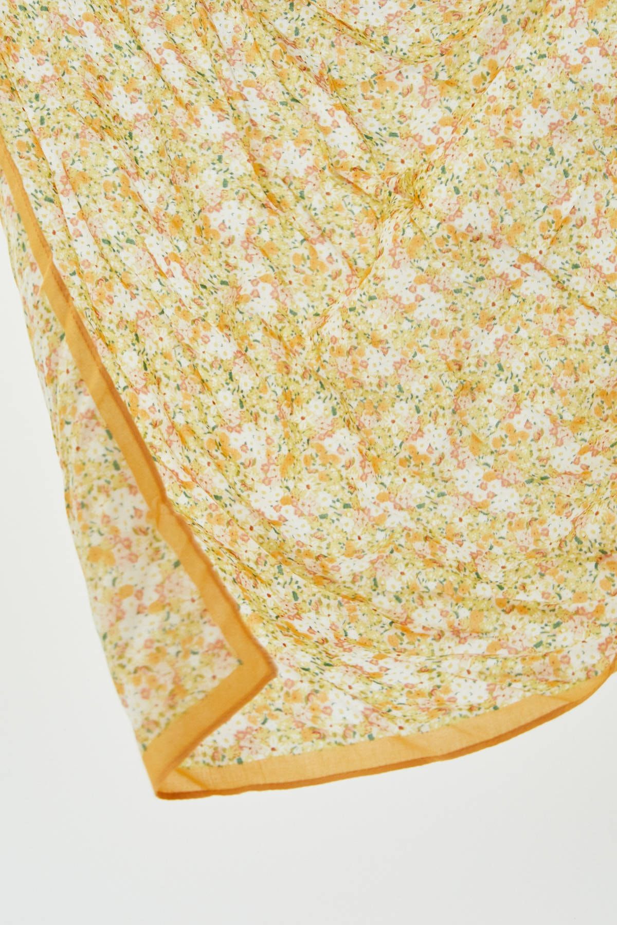 Pull Bear Kadin Sari Cicek Desenli Sari Fular 09842301 Trendyol
