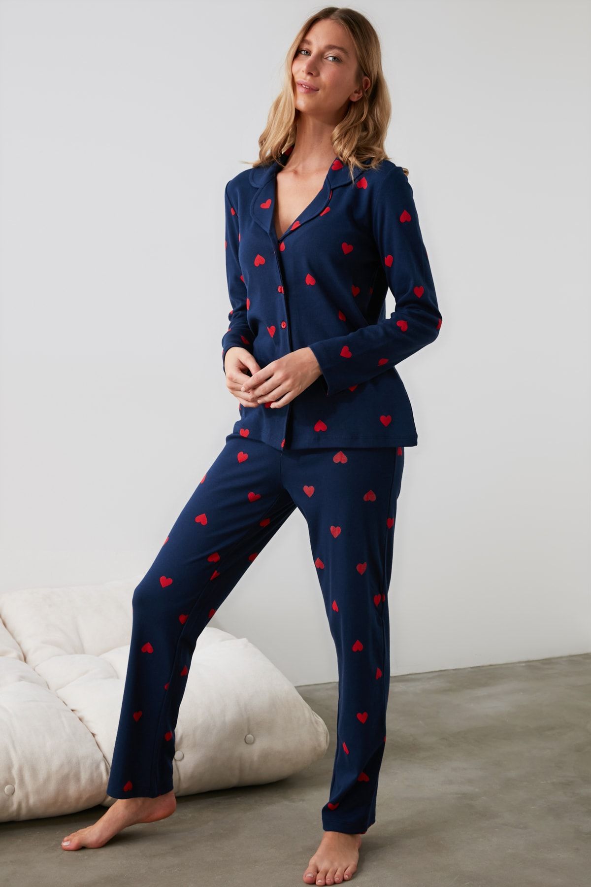 Trendyol Collection-Marineblaues, herzförmiges Strick-Pyjama-Set aus 100 % Baumwolle THMAW21PT0548 9