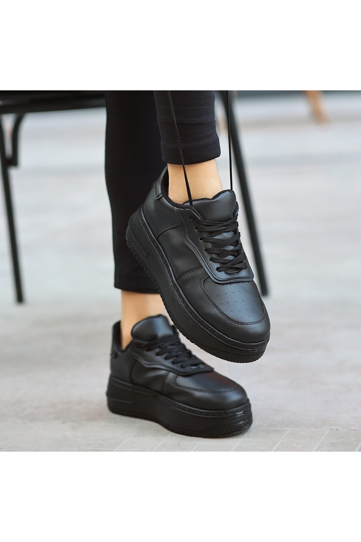 Kadın Wondi Siyah Cilt Bağcıklı Spor Ayakkabı