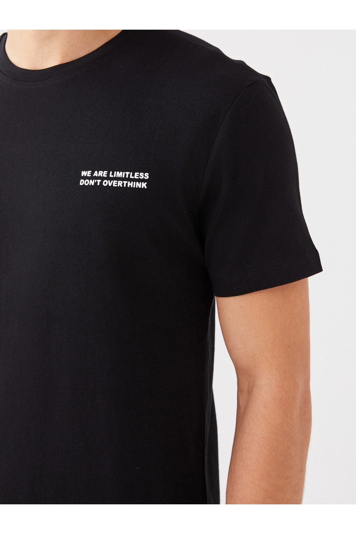 LC Waikiki T-Shirt Grün Regular Fit FN6531