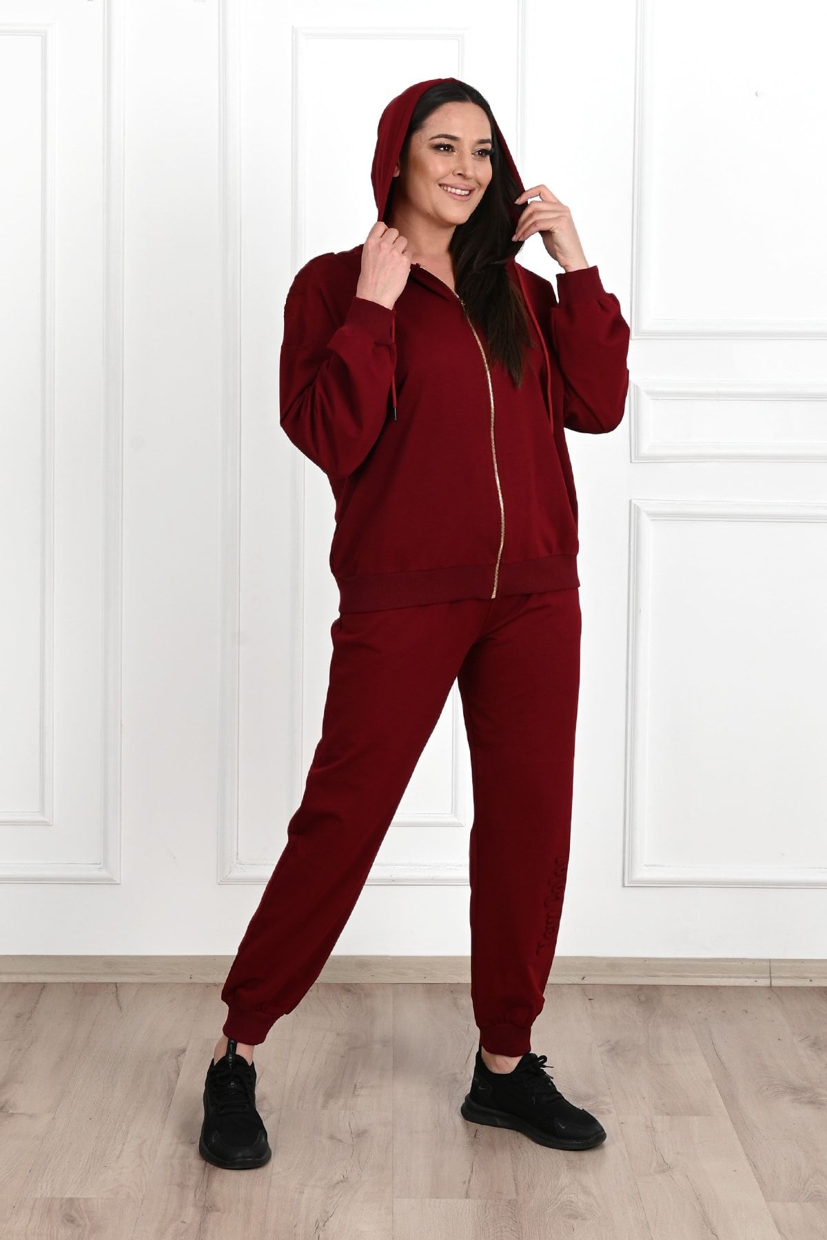 Maroon sweatsuit store